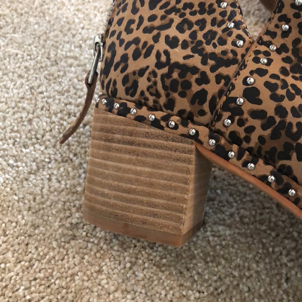 Dolce Vita Leopard Print Booties - Picture 5 of 14